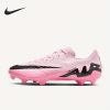 Chaussures de Football Hommes Basses Nike Mercurial Vapor 15 Academy - Coussinets Zoom Air, Durables pour Pelouse Synthétique MG, Conception Respirante à Lacets, Semelle Antidérapante en Caoutchouc, Entraînement et Match Toutes Saisons (Rose/Noir), Accessoires de Football