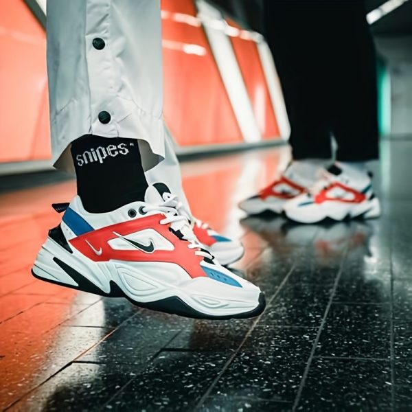 Chaussures de Sport Basses pour Femmes Nike M2K Tekno - Chaussures Rétro à Rayures avec Couverture Synthétique Respirante et Amorti en EVA, Semelle en Caoutchouc Durable pour Usage Quotidien et Athlétique (AO3108-101), Confort Tous les Jours, Style Sportif Moderne, Semelle Intérieure Confortable en EVA