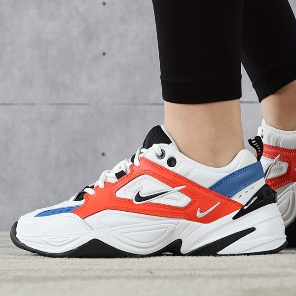 Chaussures de Sport Basses pour Femmes Nike M2K Tekno - Chaussures Rétro à Rayures avec Couverture Synthétique Respirante et Amorti en EVA, Semelle en Caoutchouc Durable pour Usage Quotidien et Athlétique (AO3108-101), Confort Tous les Jours, Style Sportif Moderne, Semelle Intérieure Confortable en EVA